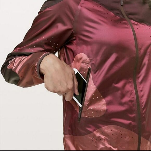 Lululemon Womens Red Black Cherry Merlot Patch Game Jacket Windbreaker Size 4 - Picture 3 of 14